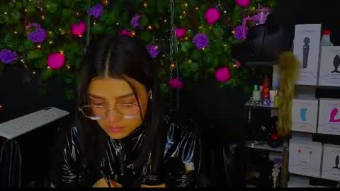 Snapshot of sweett_mollyy chatting on May 23, 8:07 am Molly - INDEPENDENT MODEL online show from May 23, 8:07 am