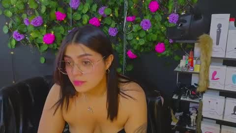 Snapshot of sweett_mollyy chatting on June 9, 6:08 pm Molly - INDEPENDENT MODEL online show from June 9, 6:08 pm