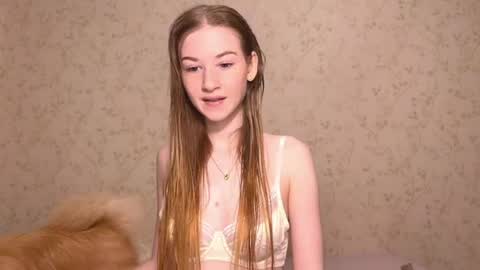 Snapshot of sweettbabyye chatting on July 18, 9:29 pm Lisa online show from July 18, 9:29 pm