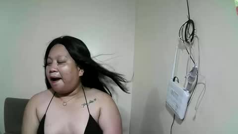 Snapshot of sweettightpussyhole chatting on May 7, 7:58 am mia and luna online show from May 7, 7:58 am