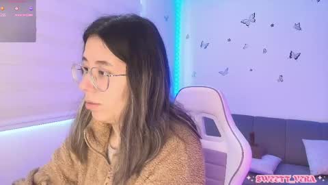 Snapshot of sweettvera_ chatting on May 7, 12:43 pm Veronica Independent Model online show from May 7, 12:43 pm