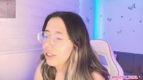 Snapshot of sweettvera_ chatting on May 13, 4:15 pm Veronica Independent Model online show from May 13, 4:15 pm