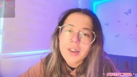 Snapshot of sweettvera_ chatting on June 10, 1:10 pm Veronica Independent Model online show from June 10, 1:10 pm