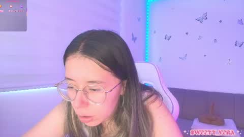 Snapshot of sweettvera_ chatting on June 22, 10:07 pm Veronica Independent Model online show from June 22, 10:07 pm