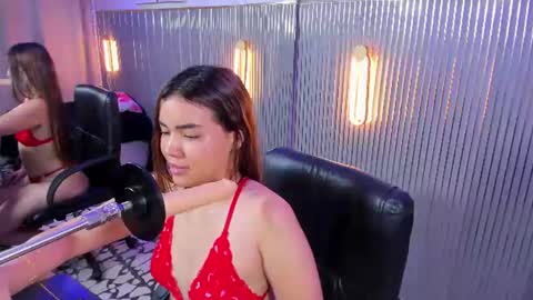 Snapshot of sweetty_emma chatting on July 14, 2:05 am Emma online show from July 14, 2:05 am