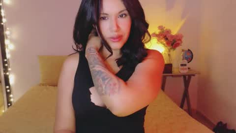 Snapshot of sweetx_miracle chatting on September 21, 9:05 pm Malena online show from September 21, 9:05 pm