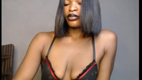 sweetxxboobsx online show from April 14, 8:20 am