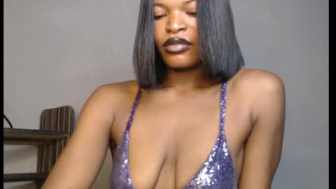 Snapshot of sweetxxboobsx chatting on April 18, 8:07 am sweetxxboobsx online show from April 18, 8:07 am