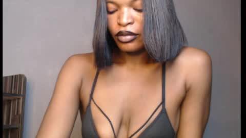 Snapshot of sweetxxboobsx chatting on April 19, 9:08 am sweetxxboobsx online show from April 19, 9:08 am