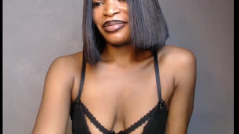 Snapshot of sweetxxboobsx chatting on May 4, 8:32 am sweetxxboobsx online show from May 4, 8:32 am