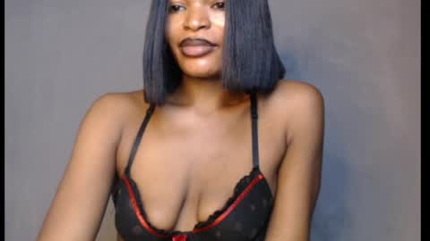 Snapshot of sweetxxboobsx chatting on May 29, 8:12 am sweetxxboobsx online show from May 29, 8:12 am