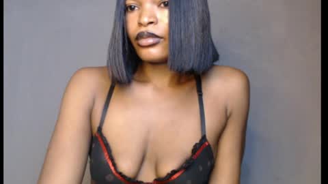 Snapshot of sweetxxboobsx chatting on June 2, 8:38 am sweetxxboobsx online show from June 2, 8:38 am