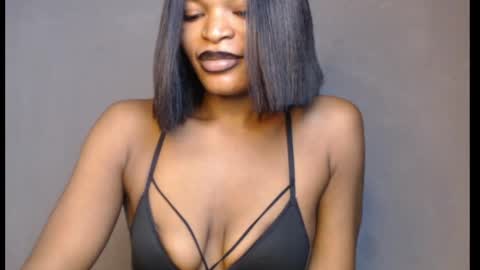 Snapshot of sweetxxboobsx chatting on June 5, 7:47 am sweetxxboobsx online show from June 5, 7:47 am