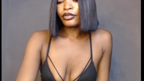 Snapshot of sweetxxboobsx chatting on June 7, 8:29 am sweetxxboobsx online show from June 7, 8:29 am