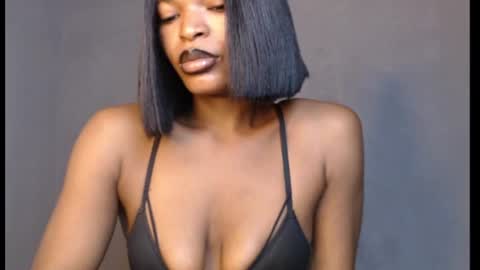 Snapshot of sweetxxboobsx chatting on July 19, 7:45 am sweetxxboobsx online show from July 19, 7:45 am