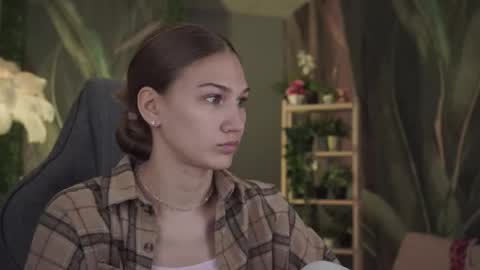 Snapshot of sweety_emilya chatting on June 2, 8:16 am Emily online show from June 2, 8:16 am