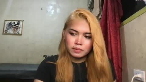 Snapshot of sweety_heart18 chatting on July 15, 11:15 am sweety_heart18 online show from July 15, 11:15 am