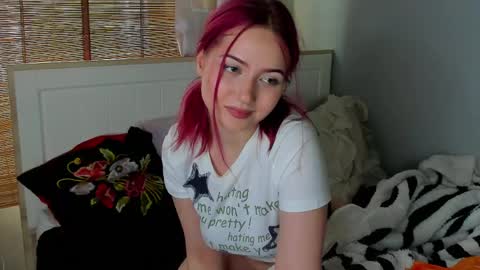 Snapshot of sweetyangiee chatting on May 7, 2:00 pm sweetyangiee online show from May 7, 2:00 pm