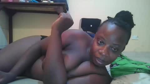 sweetyass25 online show from March 11, 7:31 pm