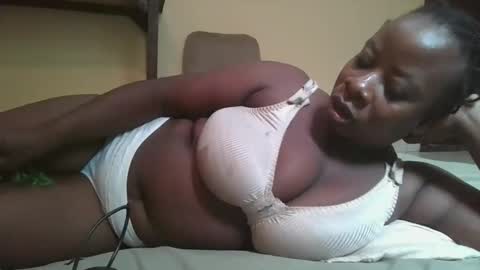 sweetyass25 online show from April 11, 7:56 am