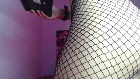 Snapshot of sweetybrenda_ chatting on December 19, 6:34 pm Brenda online show from December 19, 6:34 pm
