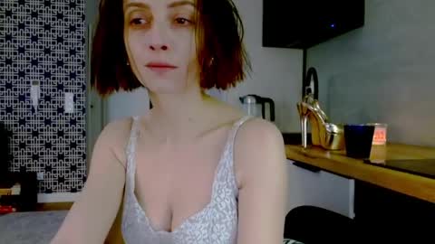 sweetycherrylove online show from April 3, 4:27 pm