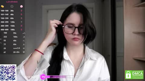Snapshot of sweetyoops chatting on October 24, 5:42 pm Astrid online show from October 24, 5:42 pm