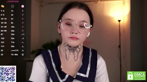 Snapshot of sweetyoops chatting on November 24, 7:02 pm Astrid online show from November 24, 7:02 pm