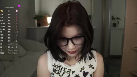 Snapshot of sweetyoops chatting on January 6, 6:22 pm Astrid online show from January 6, 6:22 pm