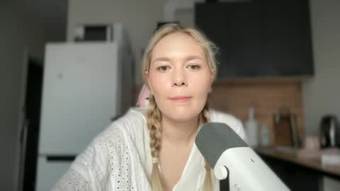 Snapshot of sweetypitty chatting on July 13, 6:38 am sweetypitty online show from July 13, 6:38 am