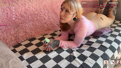 sweetytats online show from April 2, 9:07 am