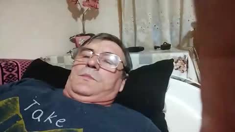 Raymond online show from March 22, 7:39 pm