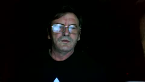 Snapshot of swergiu333 chatting on April 21, 4:19 am Raymond online show from April 21, 4:19 am