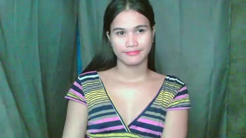 Snapshot of swettie_rhea chatting on April 22, 3:35 pm Rhea online show from April 22, 3:35 pm