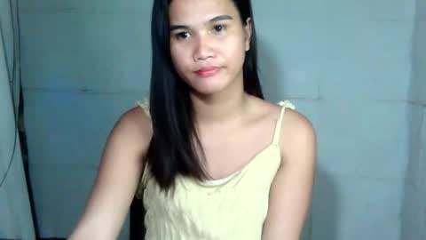 Snapshot of swettie_rhea chatting on May 10, 2:22 pm Rhea online show from May 10, 2:22 pm