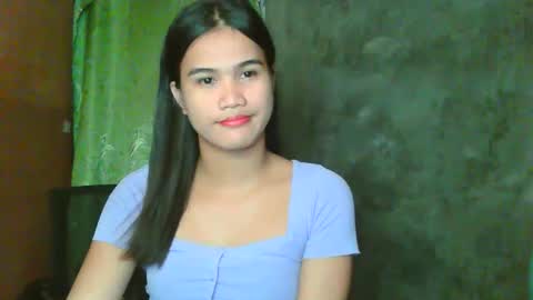 Snapshot of swettie_rhea chatting on May 16, 2:27 pm Rhea online show from May 16, 2:27 pm