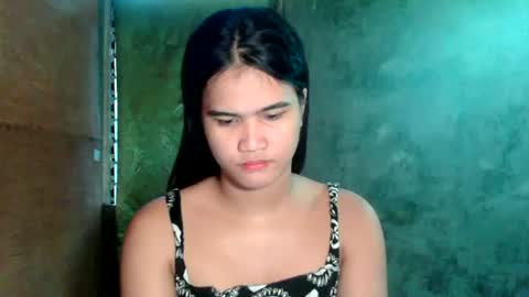 Snapshot of swettie_rhea chatting on June 22, 6:32 am Rhea online show from June 22, 6:32 am