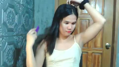 Snapshot of swettie_rhea chatting on July 6, 8:55 am Rhea online show from July 6, 8:55 am