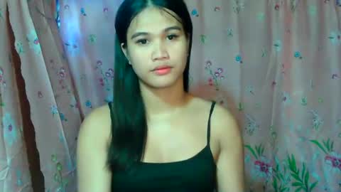 Snapshot of swettie_rhea chatting on July 22, 6:27 am Rhea online show from July 22, 6:27 am