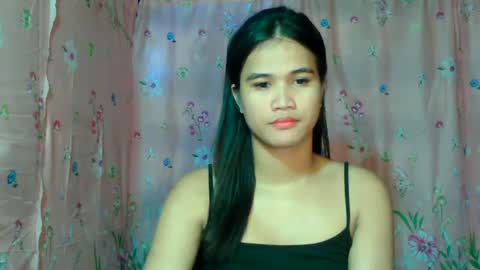 Snapshot of swettie_rhea chatting on July 23, 8:01 am Rhea online show from July 23, 8:01 am