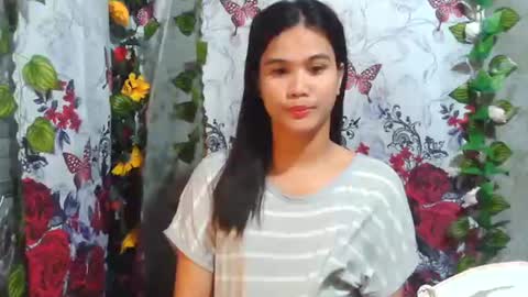 Snapshot of swettie_rhea chatting on July 24, 8:12 am Rhea online show from July 24, 8:12 am