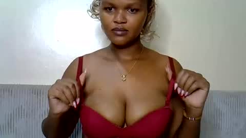 Snapshot of swirybulm68 chatting on July 30, 3:33 pm swirybulm68 online show from July 30, 3:33 pm