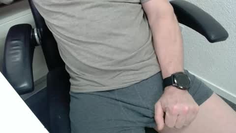 Snapshot of swisstom72 chatting on November 1, 9:39 pm swisstom72 online show from November 1, 9:39 pm