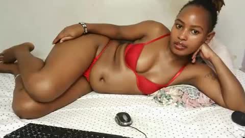 Snapshot of swt_bby chatting on April 29, 5:55 am swt_bby online show from April 29, 5:55 am