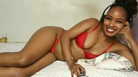 Snapshot of swt_bby chatting on May 16, 10:52 pm swt_bby online show from May 16, 10:52 pm