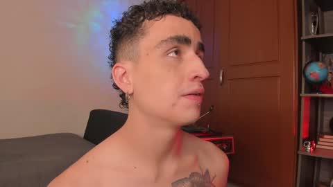 Snapshot of syd_onnfire chatting on February 9, 6:11 am Syd online show from February 9, 6:11 am