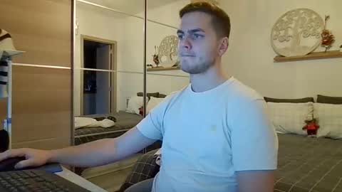 syl092 online show from December 5, 3:52 pm