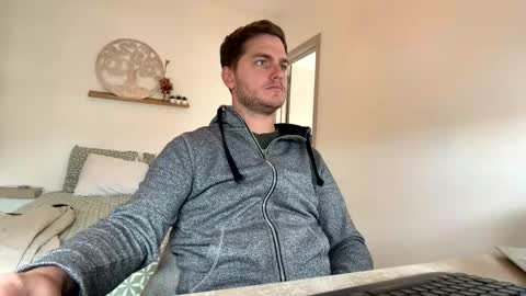 syl092 online show from March 30, 12:17 pm