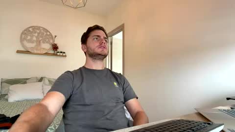 syl092 online show from April 4, 10:24 am