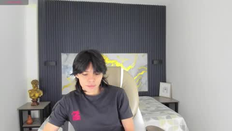 sylasfrost online show from December 3, 7:34 pm